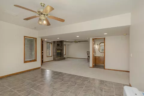 Living - 654656 Pine Ridge St, Marshfield, MO 65706 photo 5 of 9