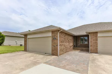 Exterior - 654656 Pine Ridge St, Marshfield, MO 65706 photo 4 of 16