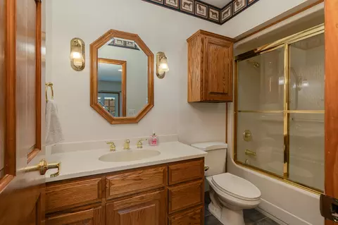 Bath - 654656 Pine Ridge St, Marshfield, MO 65706 photo 4 of 7