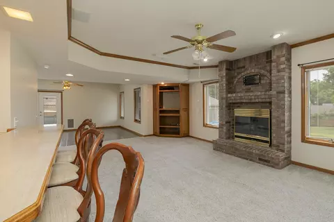 Living - 654656 Pine Ridge St, Marshfield, MO 65706 photo 7 of 9