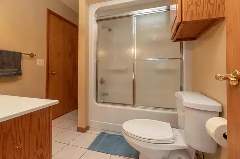 Bath - 654656 Pine Ridge St, Marshfield, MO 65706 photo 7 of 7