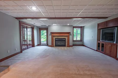 Living - 449 Greenway Dr, Galena, MO 65656 photo 5 of 8