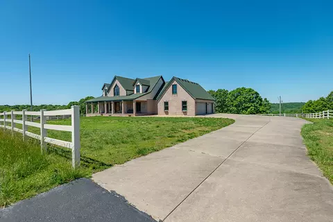449 Greenway Dr, Galena, MO 65656