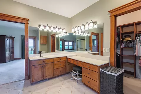 Bath - 449 Greenway Dr, Galena, MO 65656 photo 6 of 11