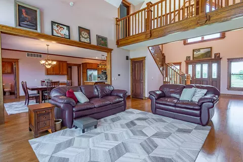 Living - 449 Greenway Dr, Galena, MO 65656 photo 2 of 8