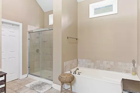 Bath - 6440 S Meadowview Dr, Ozark, MO 65721 photo 2 of 4