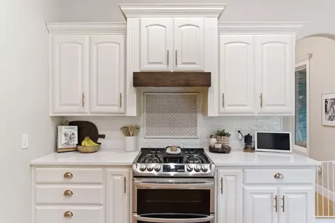 Kitchen - 6440 S Meadowview Dr, Ozark, MO 65721 photo 3 of 4