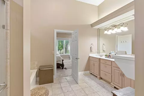 Bath - 6440 S Meadowview Dr, Ozark, MO 65721 photo 1 of 4