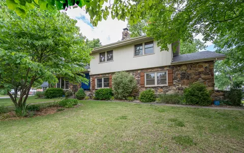 3032 E Covington St, Springfield, MO 65804