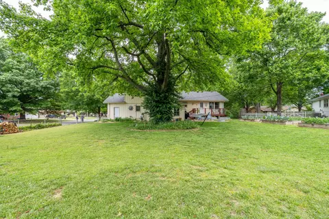 Exterior - 3032 E Covington St, Springfield, MO 65804 photo 7 of 11