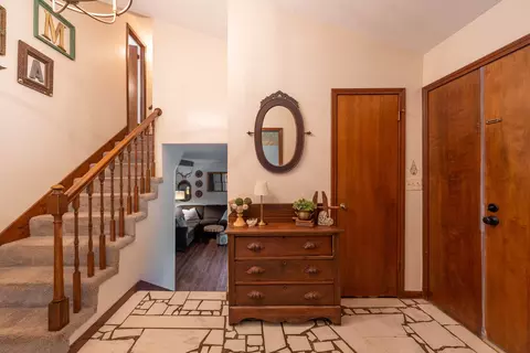 Entry Way - 3032 E Covington St, Springfield, MO 65804 photo 4 of 5
