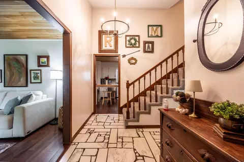 Entry Way - 3032 E Covington St, Springfield, MO 65804 photo 3 of 5