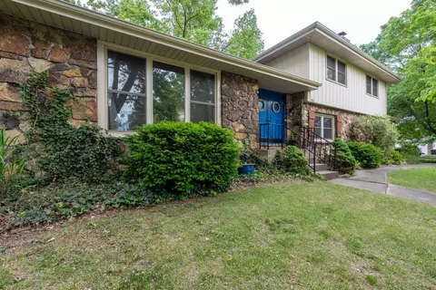 Exterior - 3032 E Covington St, Springfield, MO 65804 photo 3 of 11
