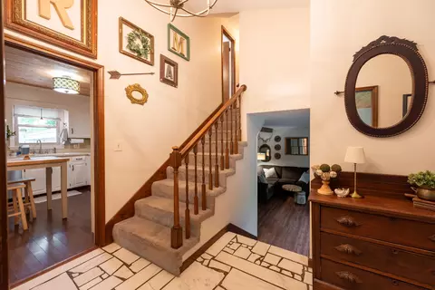 Entry Way - 3032 E Covington St, Springfield, MO 65804 photo 5 of 5