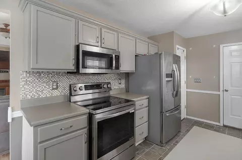 812 Timberland Cir, Mount Vernon, MO 65712