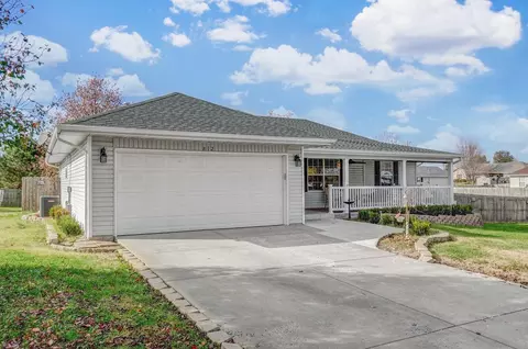 812 Timberland Cir, Mount Vernon, MO 65712