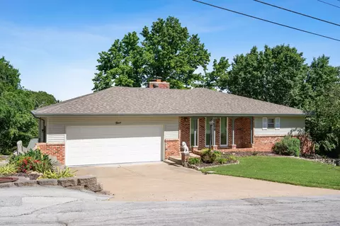 9 Bridgeview Dr, Kimberling City, MO 65686