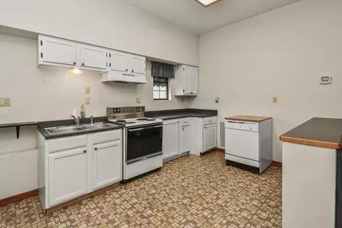 Kitchen - 1194 State Highway Dd, Marshfield, MO 65706 photo 6 of 8