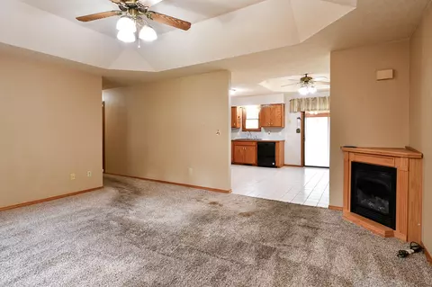 Living - 1194 State Highway Dd, Marshfield, MO 65706 photo 2 of 7