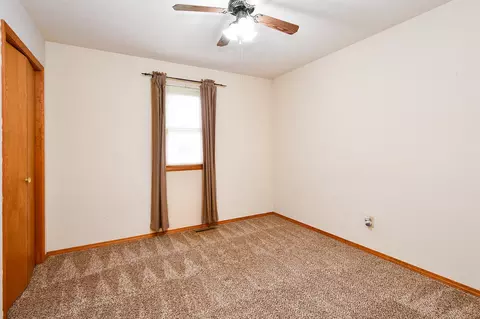 Bedroom - 1194 State Highway Dd, Marshfield, MO 65706 photo 5 of 6