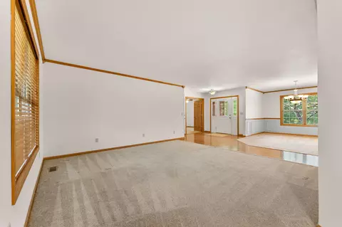 Living - 3322 S Saratoga Ave, Springfield, MO 65804 photo 3 of 5