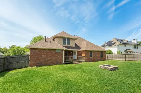 Exterior - 3322 S Saratoga Ave, Springfield, MO 65804 photo 7 of 9