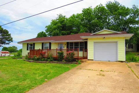 922 S Lake St, Mountain Grove, MO 65711