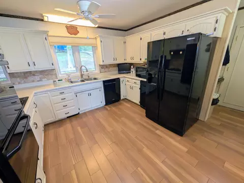 Kitchen - 46 Acoma Dr, Branson West, MO 65737 photo 10 of 11