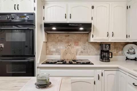 Kitchen - 46 Acoma Dr, Branson West, MO 65737 photo 5 of 11