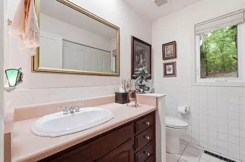 Bath - 46 Acoma Dr, Branson West, MO 65737 photo 6 of 8