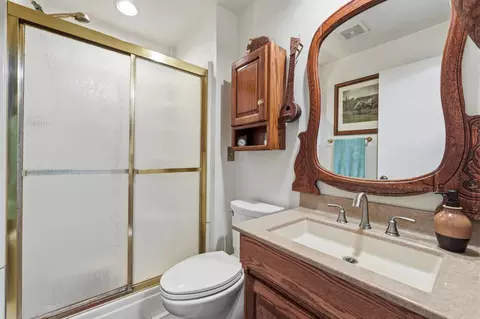 Bath - 46 Acoma Dr, Branson West, MO 65737 photo 5 of 8