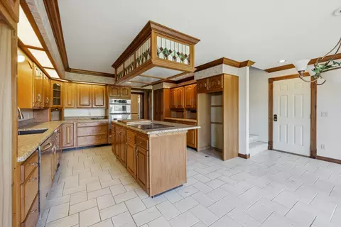 Kitchen - 2552 S Skyline Dr, Springfield, MO 65804 photo 2 of 2
