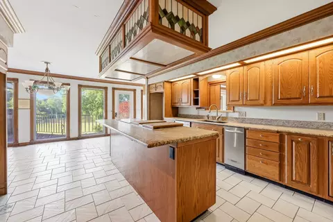 Kitchen - 2552 S Skyline Dr, Springfield, MO 65804 photo 1 of 2