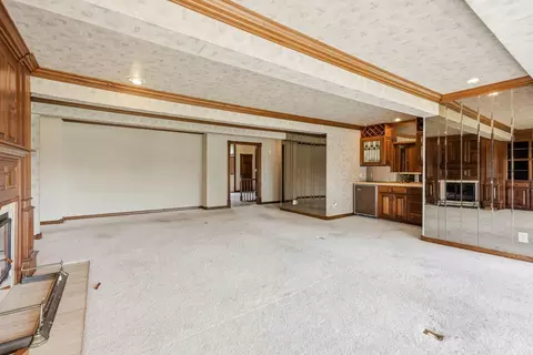 Living - 2552 S Skyline Dr, Springfield, MO 65804 photo 4 of 6