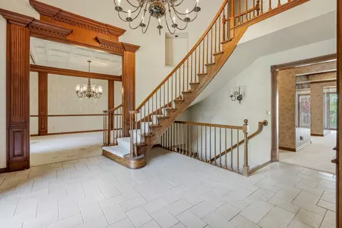 Entry Way - 2552 S Skyline Dr, Springfield, MO 65804 photo 2 of 2