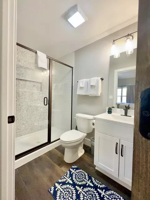 Bath - 350 Indian Summer Ln, Branson, MO 65616 photo 3 of 6