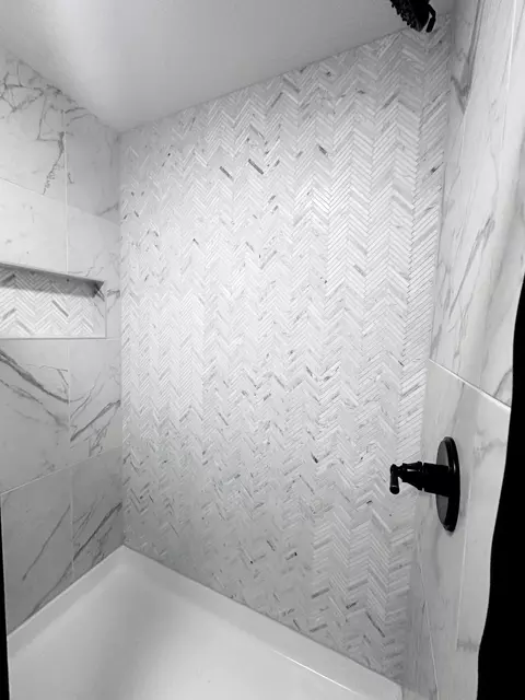 Bath - 350 Indian Summer Ln, Branson, MO 65616 photo 2 of 6