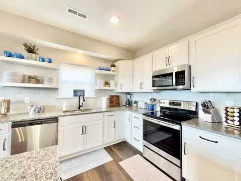 Kitchen - 350 Indian Summer Ln, Branson, MO 65616 photo 4 of 6