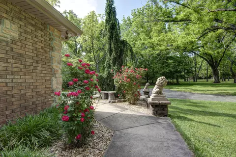 Exterior - 5924 S Farm Road 181, Springfield, MO 65804 photo 7 of 11
