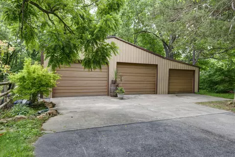 Exterior - 5924 S Farm Road 181, Springfield, MO 65804 photo 3 of 11