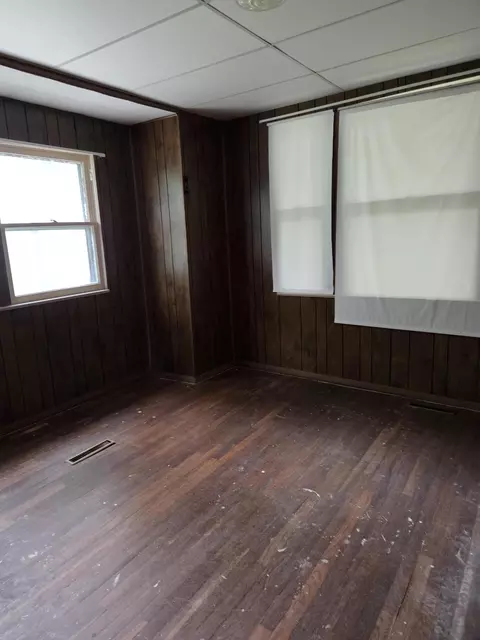 Bedroom - 111 E Forest St, Bolivar, MO 65613 photo 1 of 1