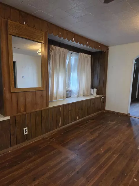 Living - 111 E Forest St, Bolivar, MO 65613 photo 1 of 5