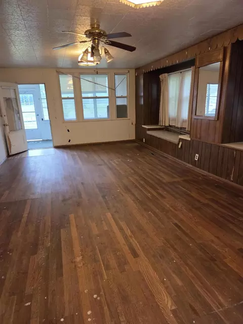 Living - 111 E Forest St, Bolivar, MO 65613 photo 2 of 5