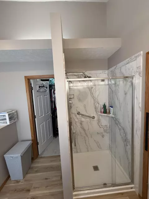 Bath - 2728 S Jonathan Ave, Springfield, MO 65807 photo 3 of 5