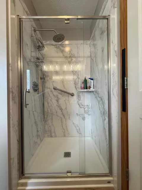 Bath - 2728 S Jonathan Ave, Springfield, MO 65807 photo 4 of 5