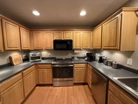 Kitchen - 2728 S Jonathan Ave, Springfield, MO 65807 photo 4 of 6