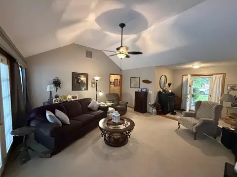Living - 2728 S Jonathan Ave, Springfield, MO 65807 photo 2 of 3