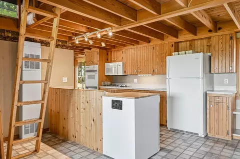 Kitchen - 21006 State Hwy E, Eagle Rock, MO 65641 photo 1 of 3