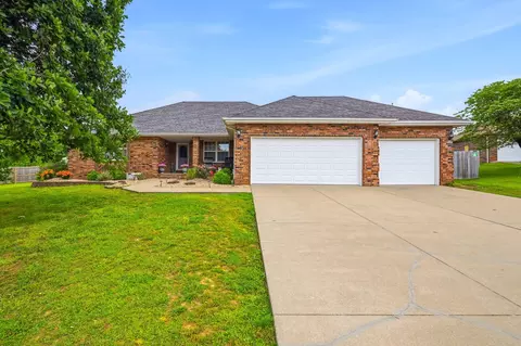 307 N 38th St, Nixa, MO 65714