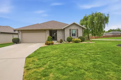 3262 E Bradford St, Republic, MO 65738